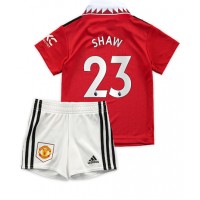 Manchester United Luke Shaw #23 Fotballklær Hjemmedraktsett Barn 2022-23 Kortermet (+ korte bukser)